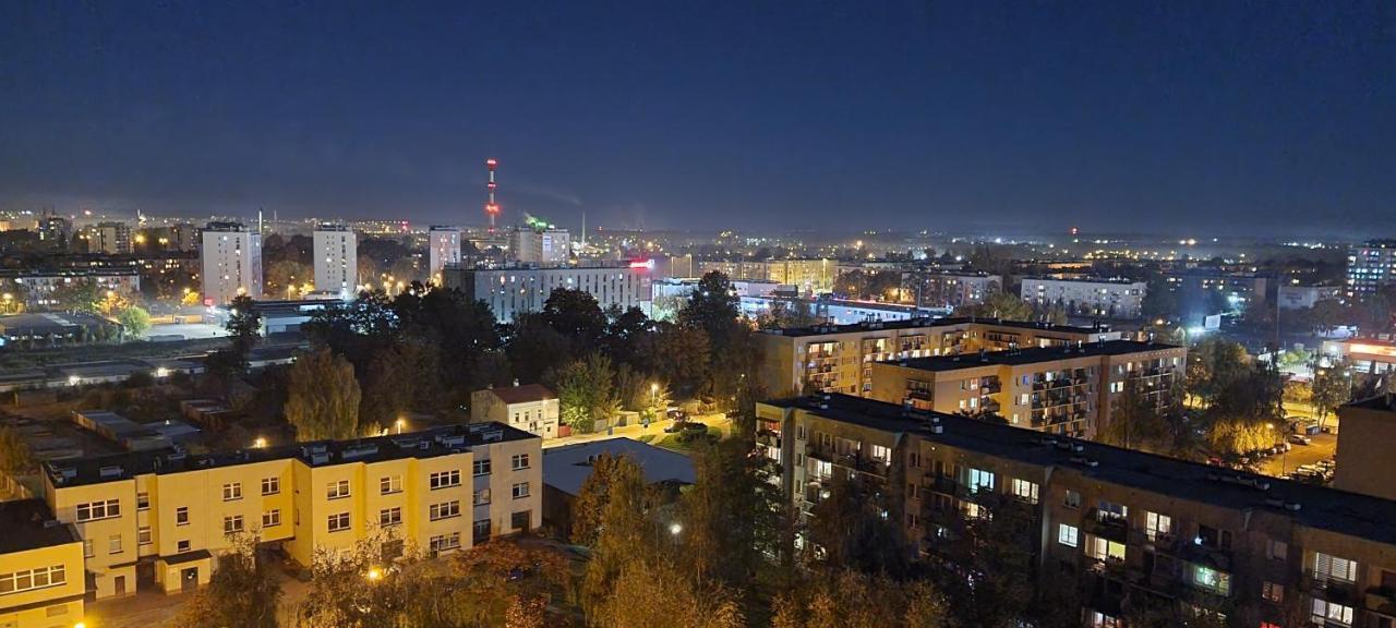 Apartament Ajrisa 22 Apartment Czestochowa Bagian luar foto
