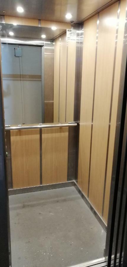 Apartament Ajrisa 22 Apartment Czestochowa Bagian luar foto